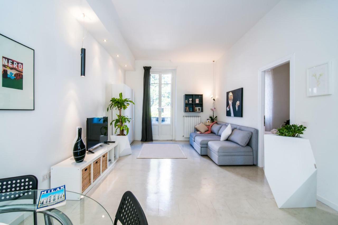 Lovely Cenisio Apartment Milan Bagian luar foto