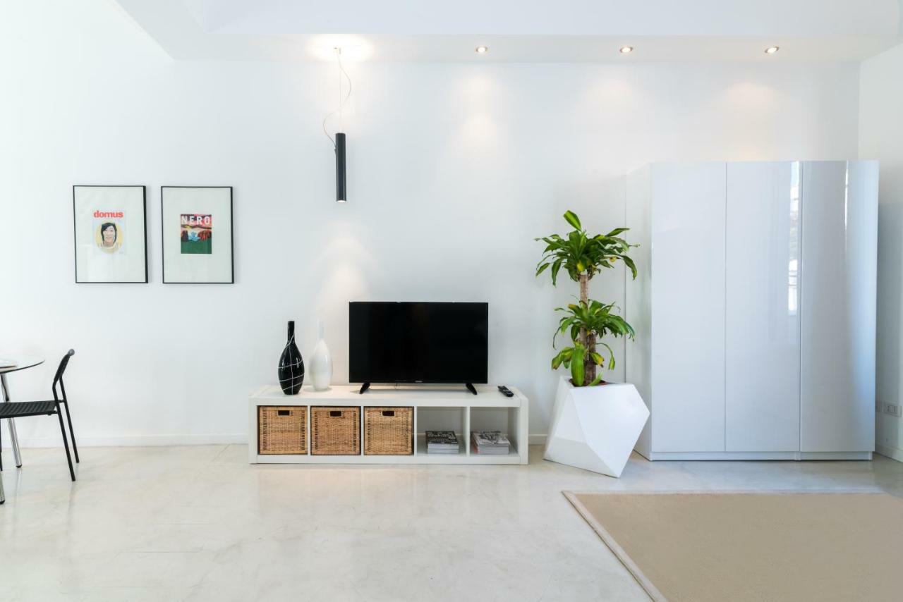 Lovely Cenisio Apartment Milan Bagian luar foto